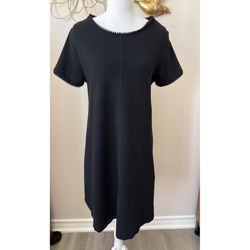 Andrea Jovine Black Textured Shift Dress Size L Short Sleeve Scallop Trim